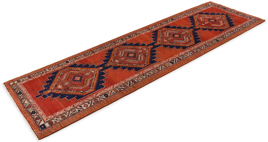 Sarab Arashan (315cm x 93cm)