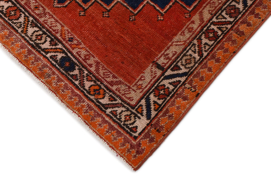 Sarab Arashan (315cm x 93cm)